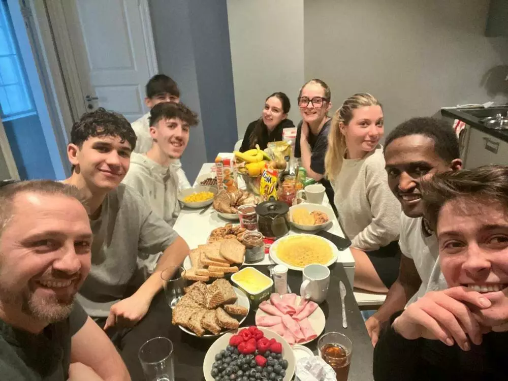 Erasmus Oslo-groupe-soiree crepes.JPG