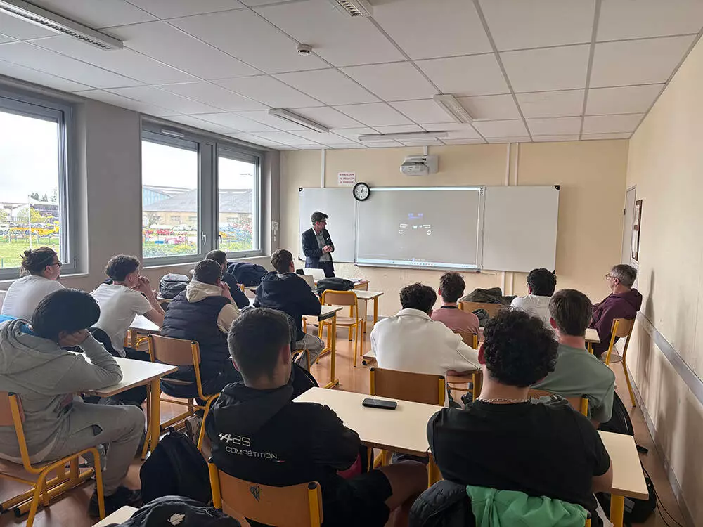 Stellantis CMA Formation Niort.jpg