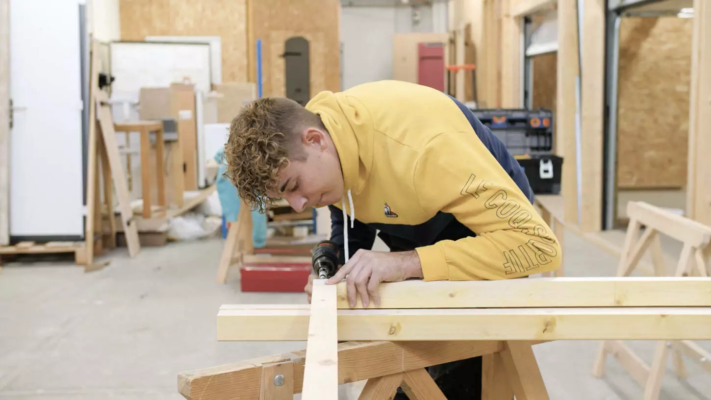 constructeur bois.jpg