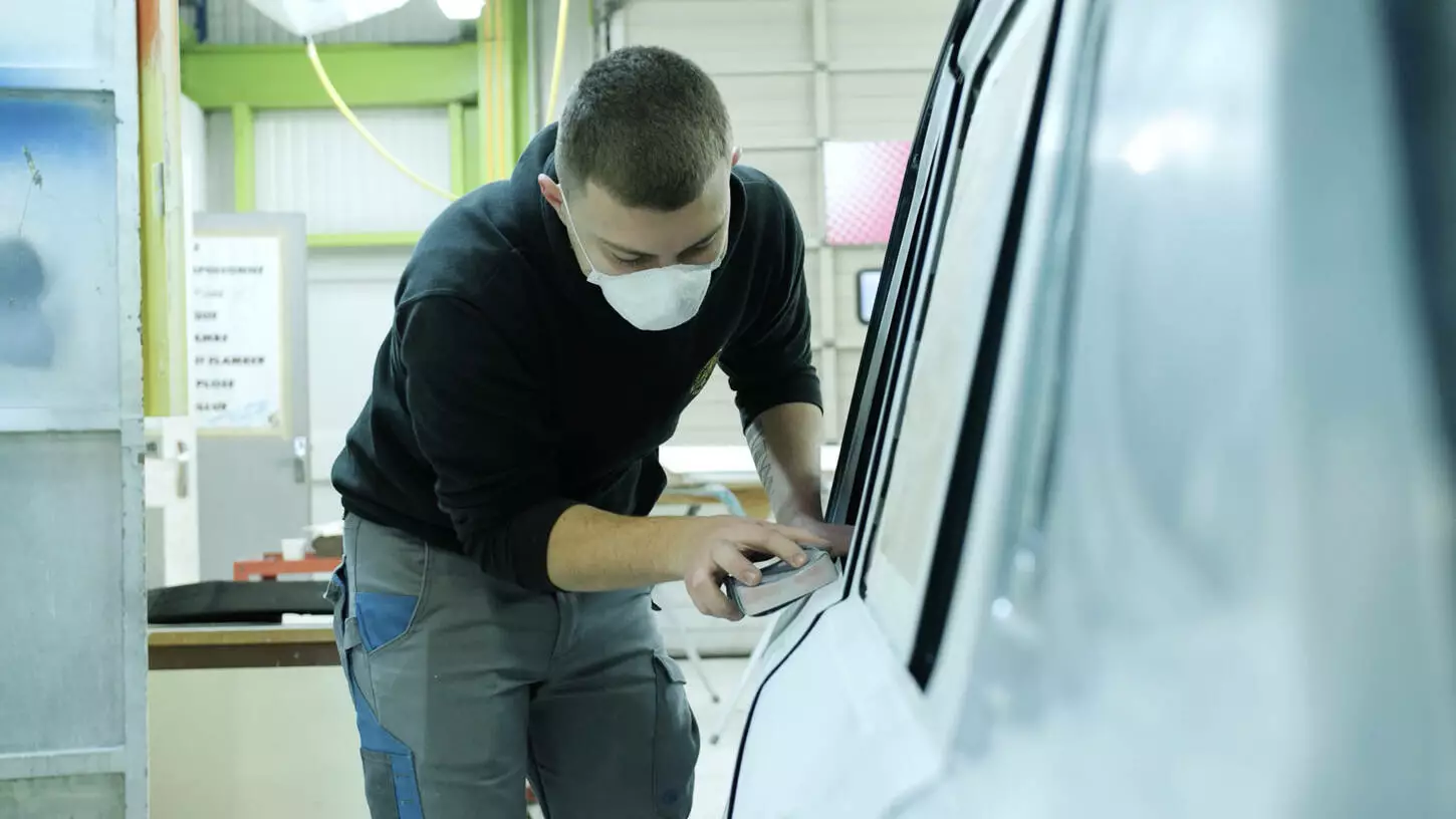 Lucas peintre carrosserie.jpg